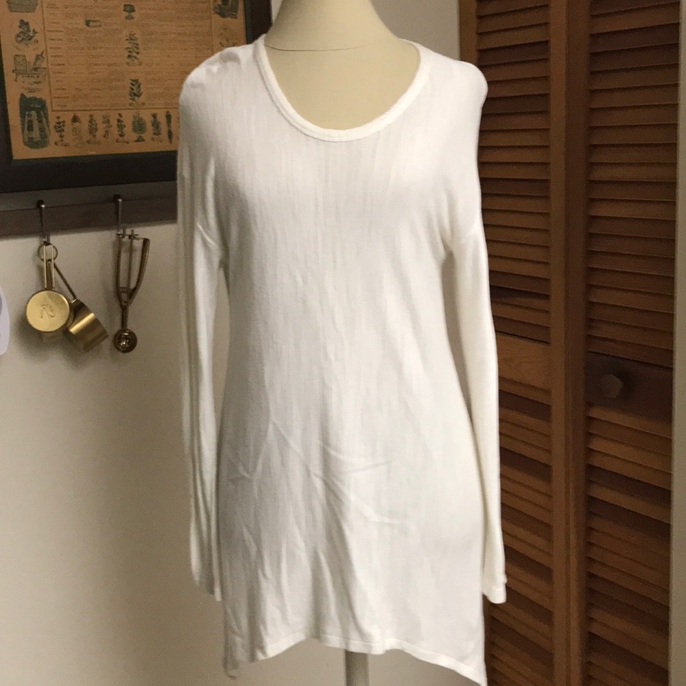 EUC Zara (sisal?) knit handkerchief hem shirt
